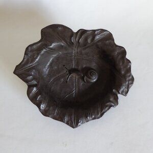 VINTAGE JAPAN JAPANESE CAST IRON LEAF WITH SNAIL DISH METAL DECORATIVE BOWL